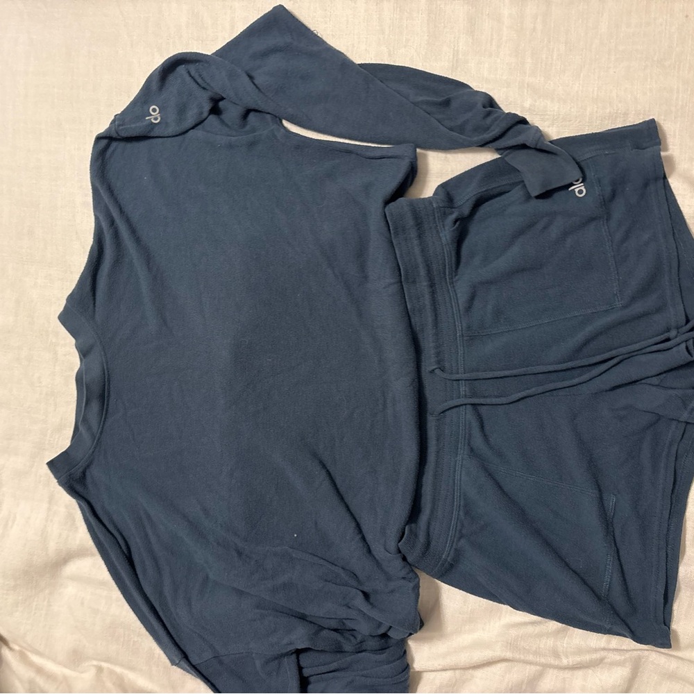Alo Yoga Blue Long Sleeve Top and Pants Set